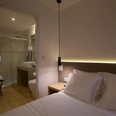 בית הארחה The 8 - Downtown