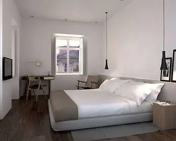 Pensjonat The 8 - Downtown 4*
