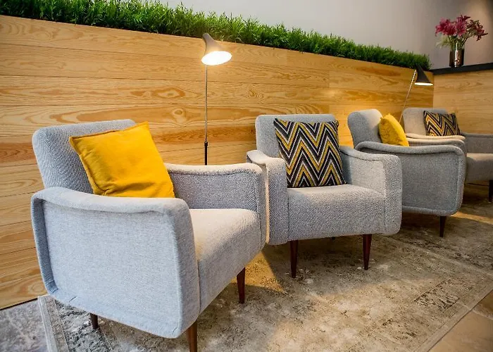 8号市区套房酒店 4*