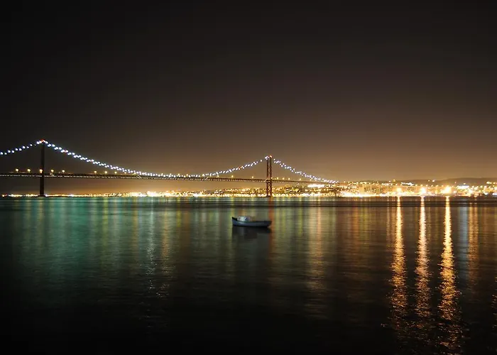 招待所 8号市区套房酒店 4*