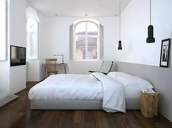 招待所 8号市区套房酒店 4*