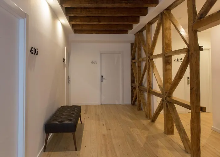 8号市区套房酒店 招待所 4*